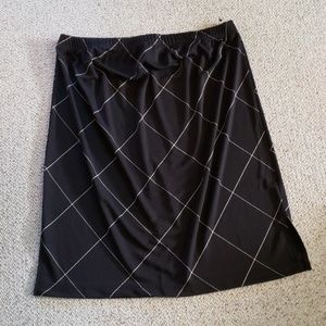 Size L maternity skirt